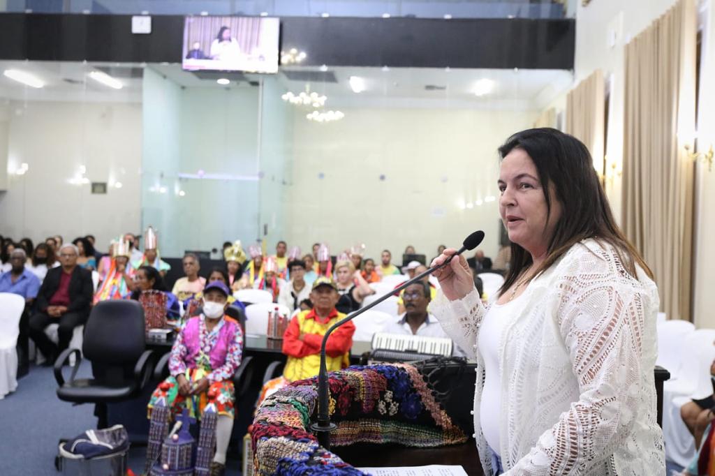 Sancionadas leis de Fátima Canuto que inserem Festival do Bagre e Casamento Matuto no Calendário Oficial de Eventos de AL