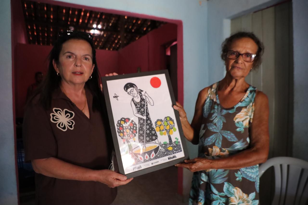 Deputada Fátima Canuto visita Dona Lela após apresentar projeto que reconhece doce de jaca como patrimônio de Alagoas