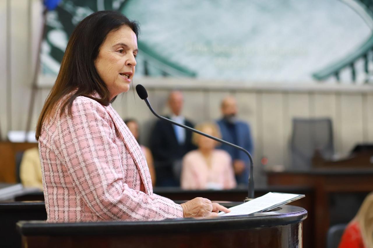 Deputada Fátima Canuto propõe política estadual de apoio às mães atípicas em Alagoas