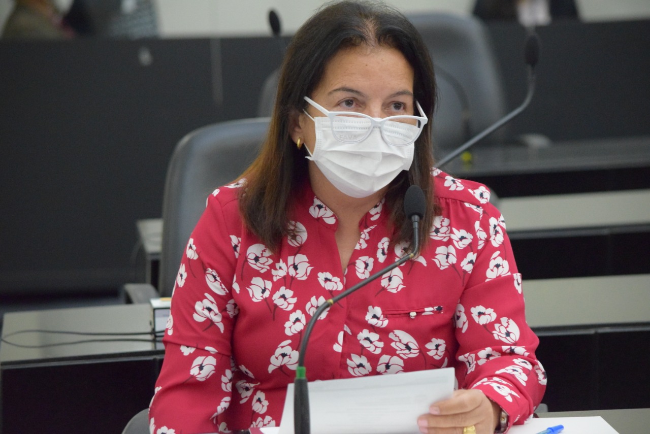 Fátima Canuto lembra passagem do Dia do Economista