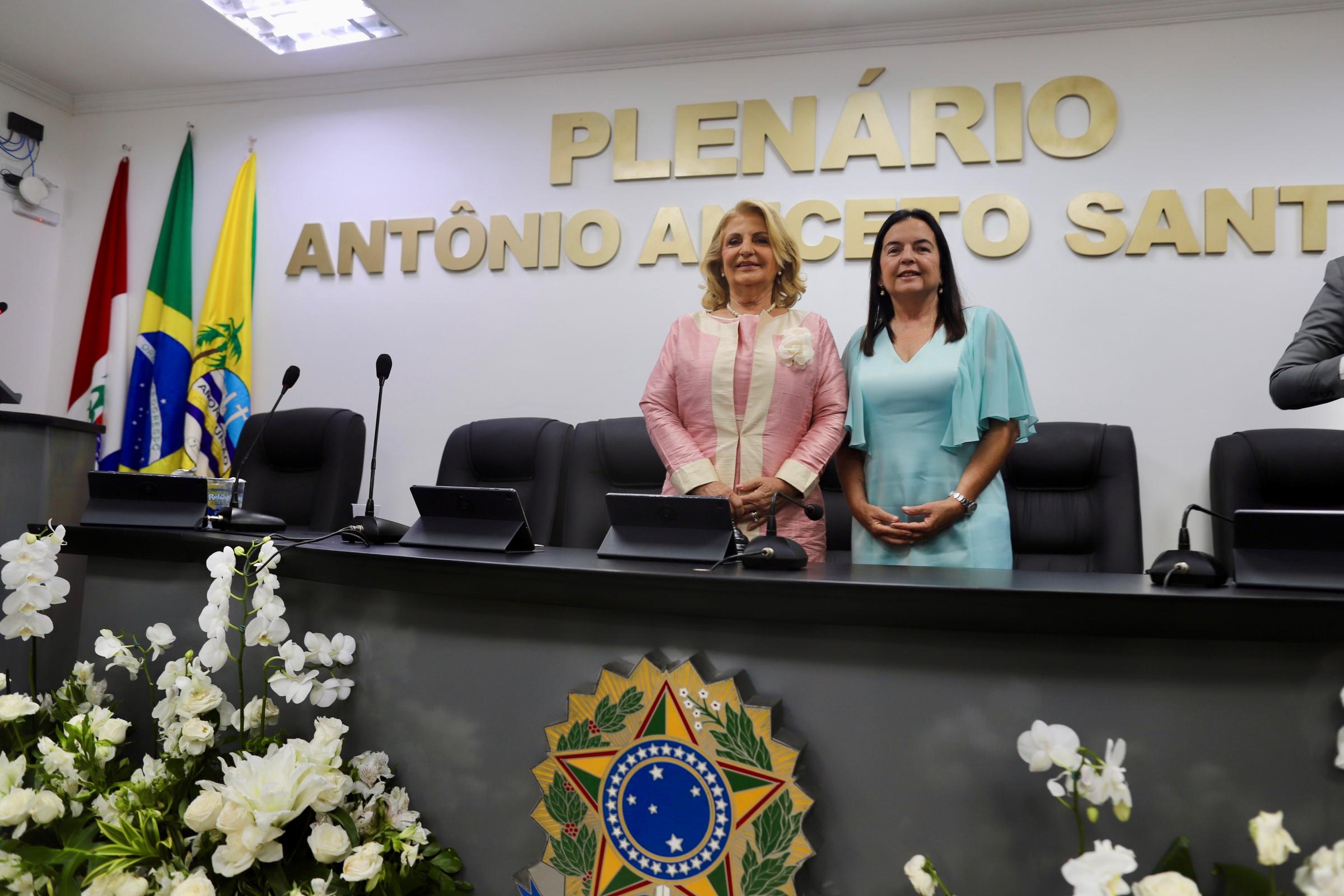 Fátima Canuto parabeniza prefeitos alagoanos empossados nesta quarta-feira (1)