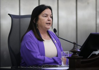 Com ALE lotada, Fátima Canuto promove sessão para discutir combate à violência doméstica