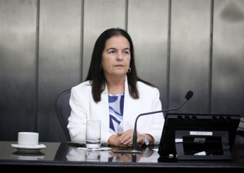 Fátima Canuto concede Comenda Zilda Arns a médico intensivista da Santa Casa de Maceió